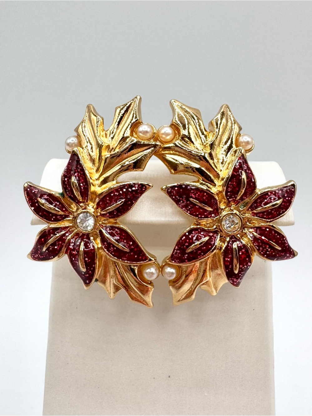 Vintage 90s Avon “Festive Treasure” Red Glitter Poinsettia Earrings Holiday Chic